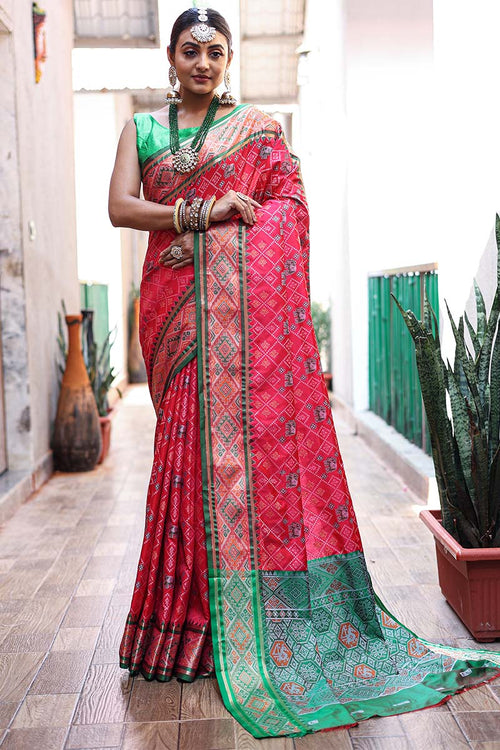 Load image into Gallery viewer, Hypnotic Dark Pink Patola Silk Saree with Intricate Blouse Piece
