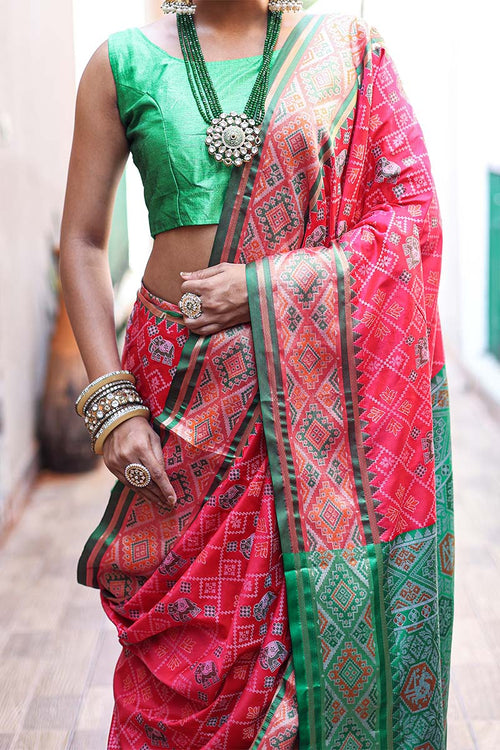 Load image into Gallery viewer, Hypnotic Dark Pink Patola Silk Saree with Intricate Blouse Piece
