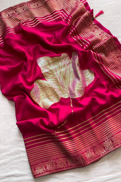 Load image into Gallery viewer, Gleaming Dark Pink Soft Banarasi Silk Saree With Phenomenal Blouse Piece
