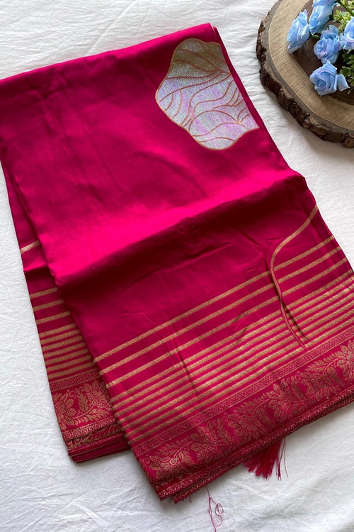 Load image into Gallery viewer, Gleaming Dark Pink Soft Banarasi Silk Saree With Phenomenal Blouse Piece
