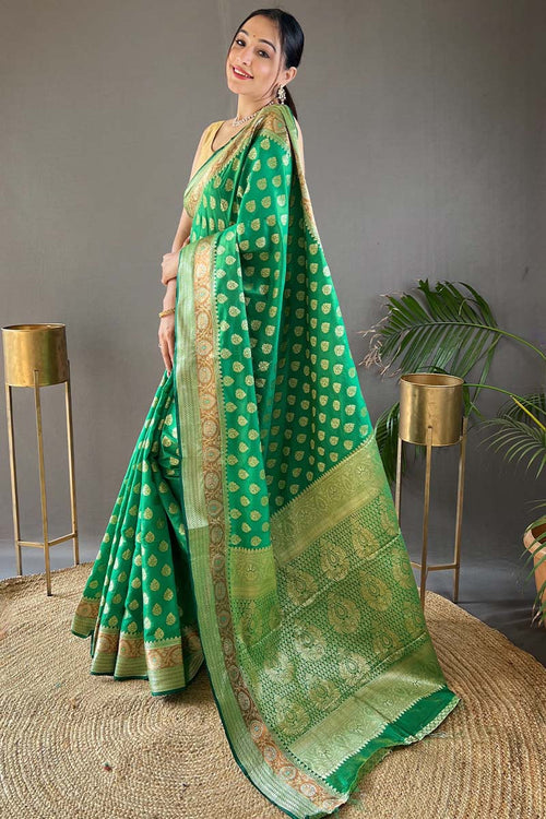 Load image into Gallery viewer, Gleaming Green Soft Banarasi Silk Saree With Chatoyant Blouse Piece
