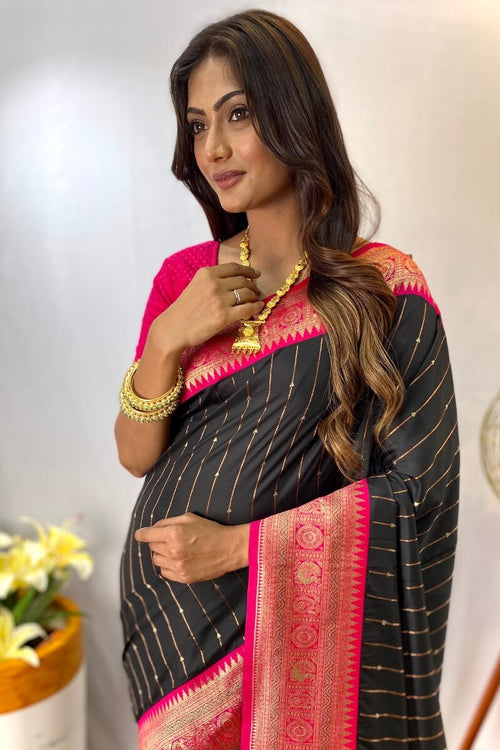 Load image into Gallery viewer, Sizzling Black Soft Banarasi Silk Saree With Gratifying Blouse Piece
