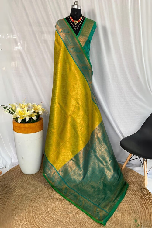 Load image into Gallery viewer, Charming Mehndi Kanjivaram Silk Saree With Refreshing Blouse Piece
