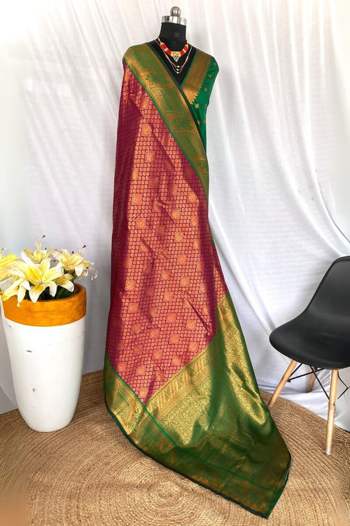 Load image into Gallery viewer, Twirling Purple Kanjivaram Silk Saree With Exquisite Blouse Piece
