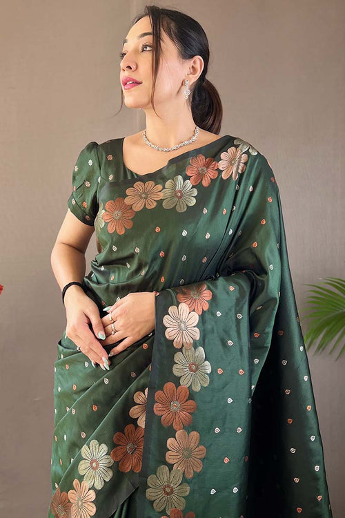 Load image into Gallery viewer, Energetic Dark Green Soft Banarasi Silk Saree With Sensational Blouse Piece
