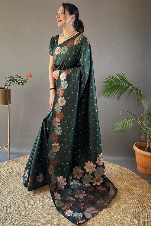 Load image into Gallery viewer, Energetic Dark Green Soft Banarasi Silk Saree With Sensational Blouse Piece
