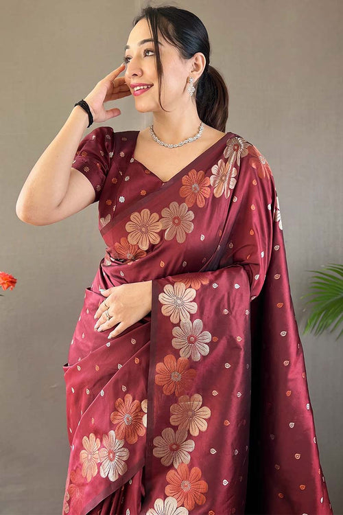 Load image into Gallery viewer, Mesmerising Maroon Soft Banarasi Silk Saree With Capricious Blouse Piece
