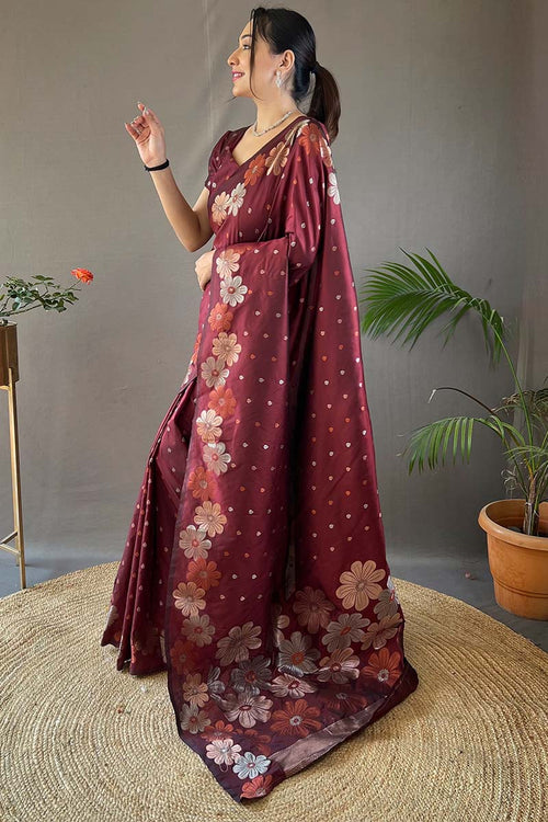 Load image into Gallery viewer, Mesmerising Maroon Soft Banarasi Silk Saree With Capricious Blouse Piece
