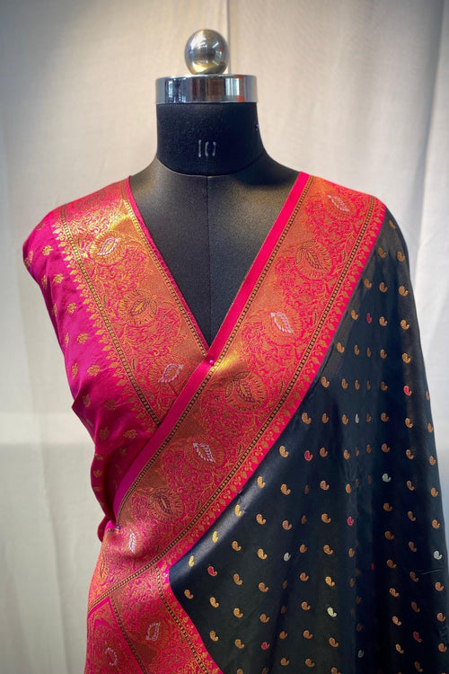 Load image into Gallery viewer, Flaunt Black Soft Banarasi Silk Saree With Capricious Blouse Piece
