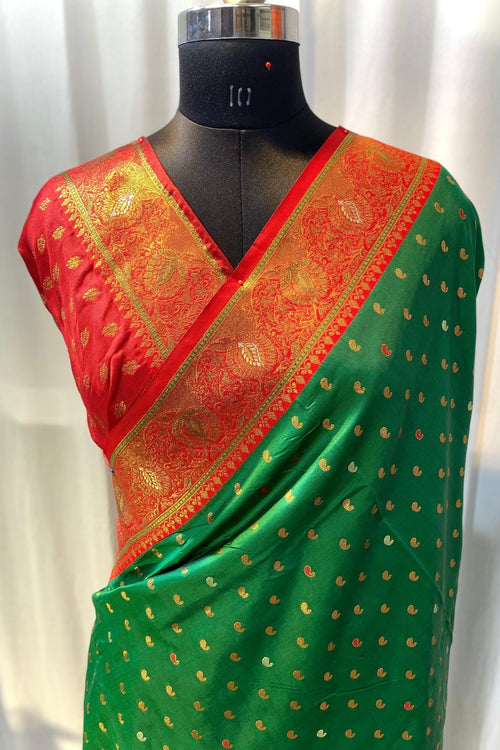 Load image into Gallery viewer, Intricate Dark Pink Soft Banarasi Silk Saree With Surpassing Blouse Piece
