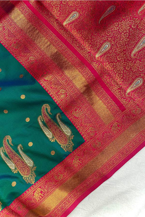 Load image into Gallery viewer, Pleasurable Dark Green Soft Banarasi Silk Saree With Transcendent Blouse Piece
