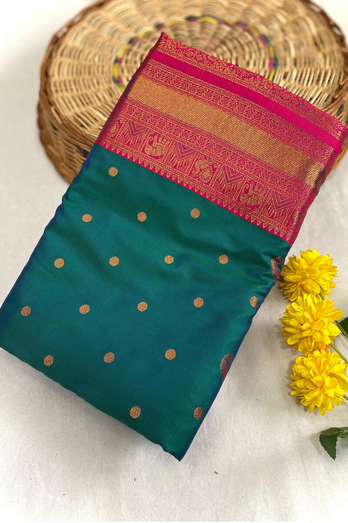 Load image into Gallery viewer, Pleasurable Dark Green Soft Banarasi Silk Saree With Transcendent Blouse Piece
