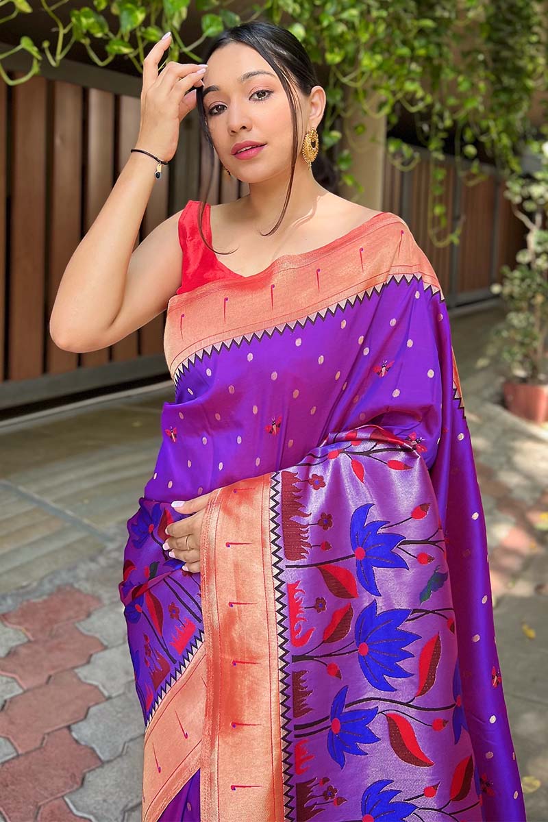 Delightful Purple Paithani Silk Saree With Inspiring Blouse Piece