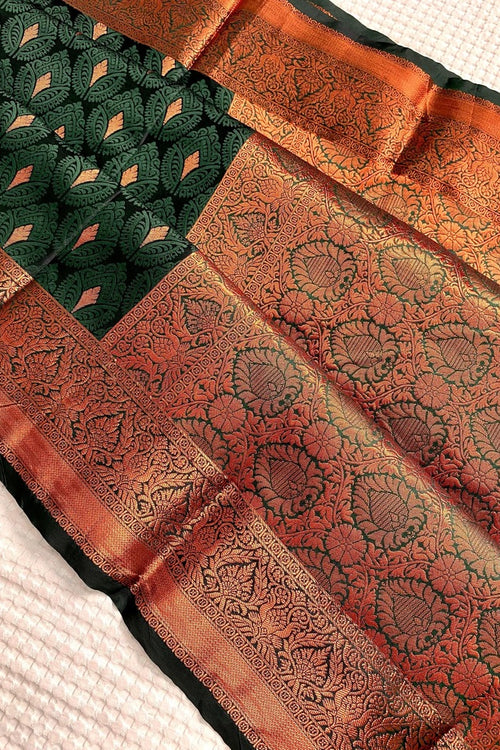 Load image into Gallery viewer, Fancifull Dark Green Soft Banarasi Silk Saree With Appealing Blouse Piece
