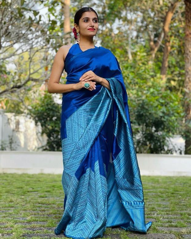 Demesne Blue Soft Silk Saree With Dalliance Blouse Piece
