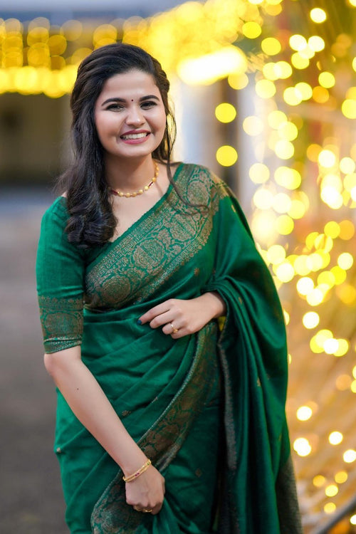 Load image into Gallery viewer, Imaginative Green Soft Banarasi Silk Saree with Artistic Blouse Piece
