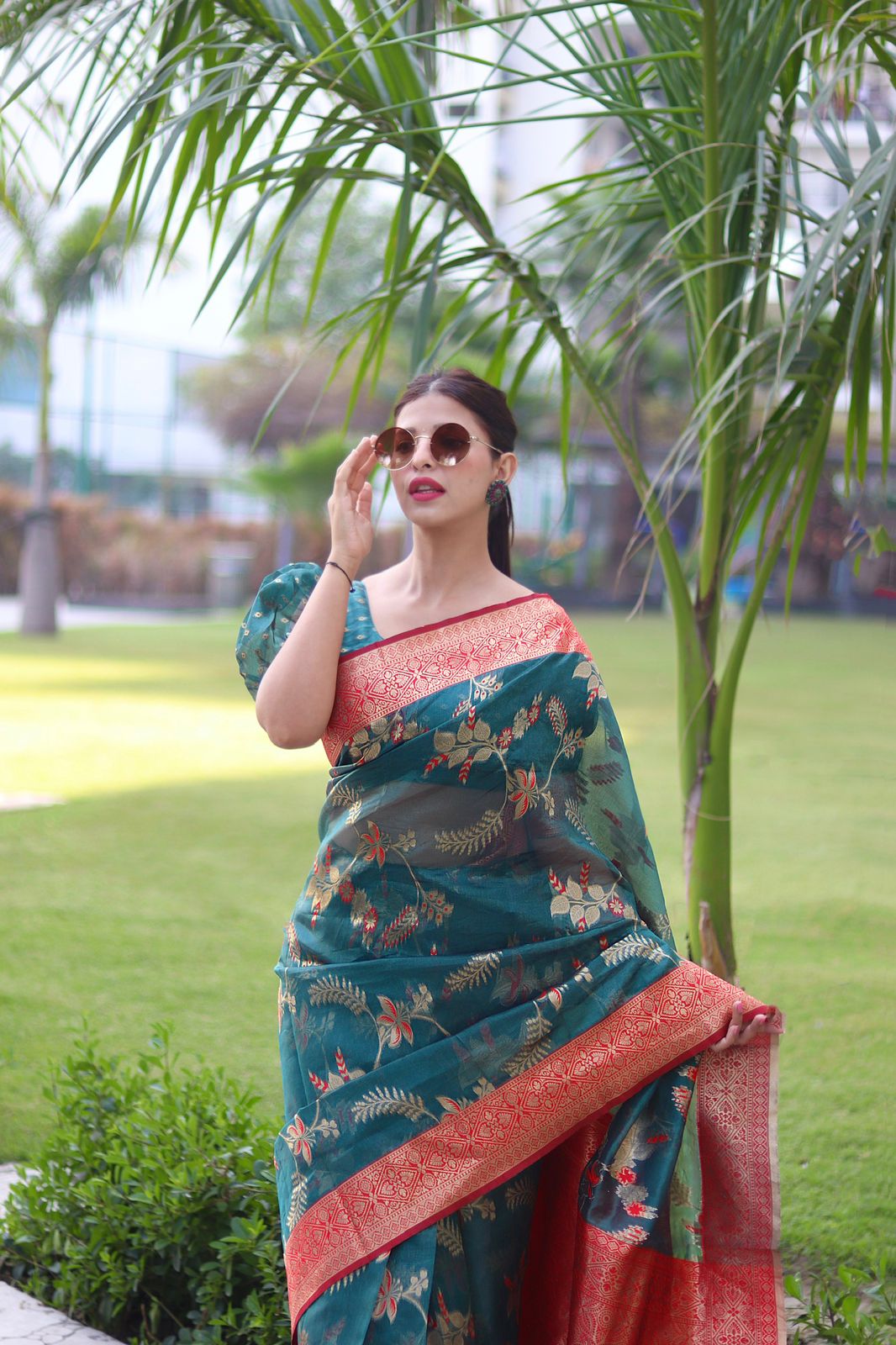 Gratifying Rama Organza Silk Saree With Glowing Blouse Piece