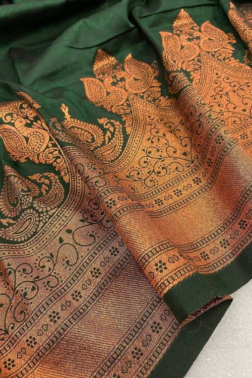 Load image into Gallery viewer, Engaging Dark Green Soft Banarasi Silk Saree With Snazzy Blouse Piece
