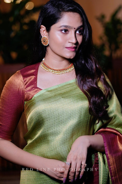Load image into Gallery viewer, Traditional Green Soft Silk Saree With Ideal Blouse Piece
