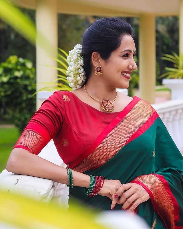 Deserving Rama Soft Banarasi Silk Saree With Sizzling Blouse Piece