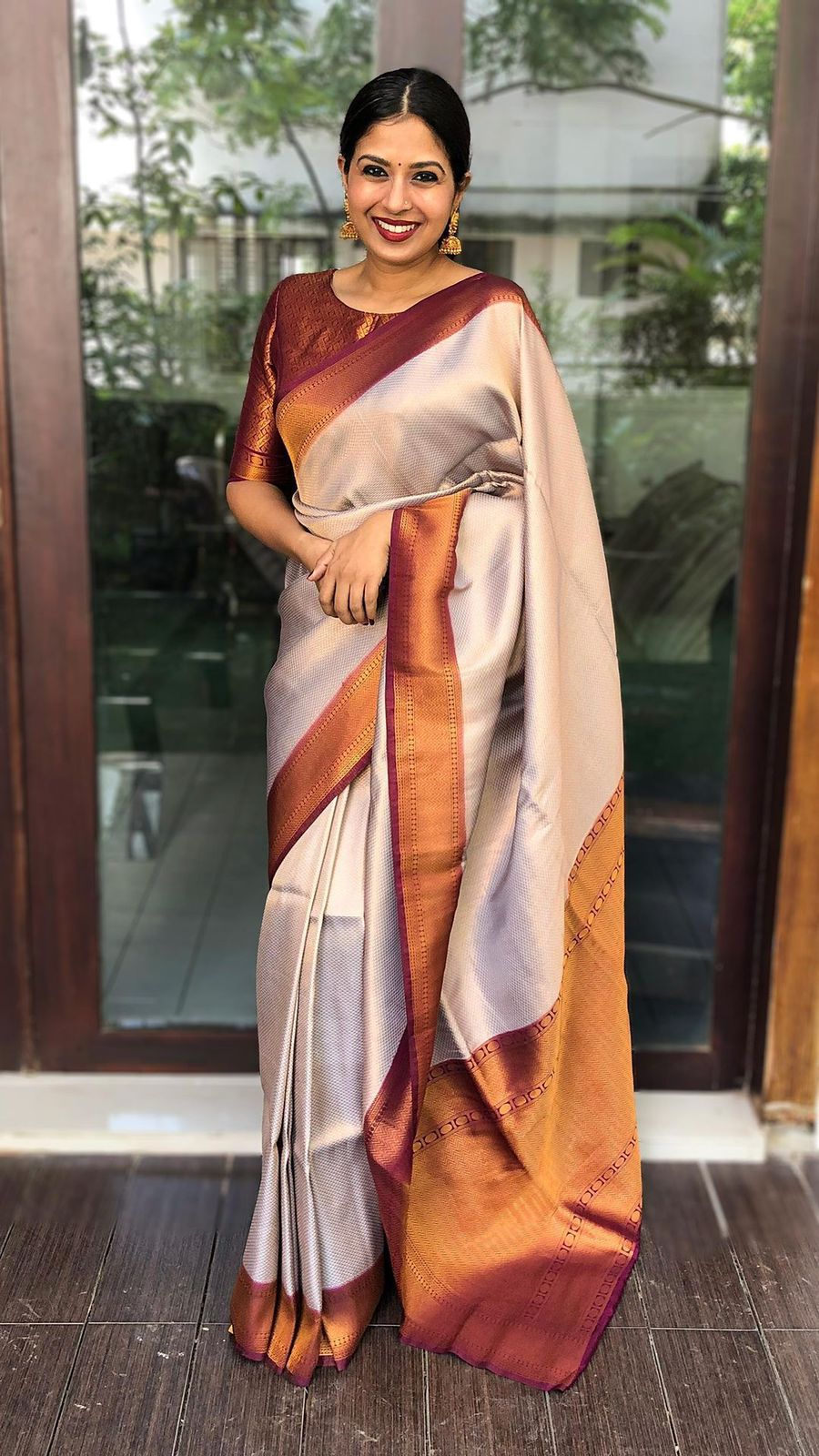 Real Zari Silver Wedding Wear Pattu Silk Saree, 6.3 m (with blouse piece)