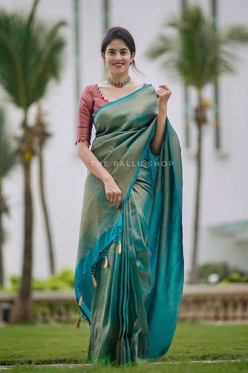 Load image into Gallery viewer, Scrumptious Rama Soft Silk Saree with Vestigial Blouse Piece
