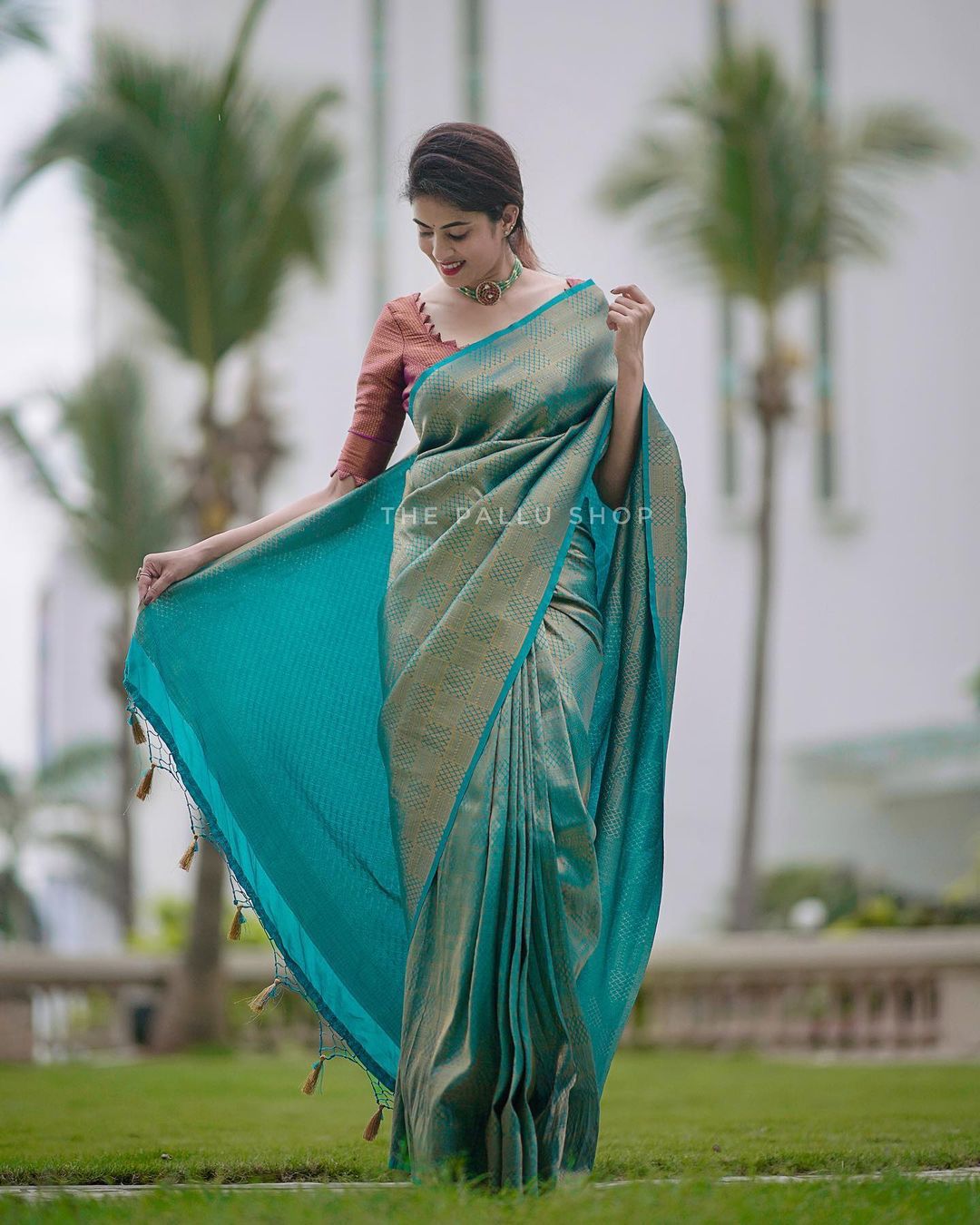 Scrumptious Rama Soft Silk Saree with Vestigial Blouse Piece