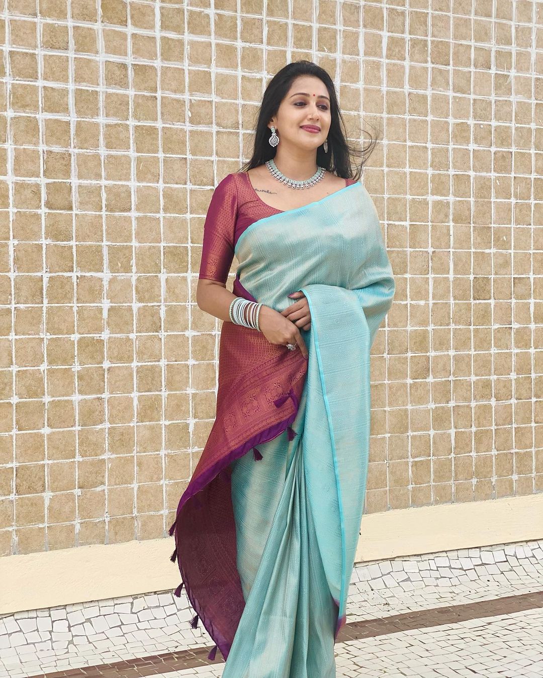 Dazzling Firozi Soft Silk Saree with Unique Blouse Piece