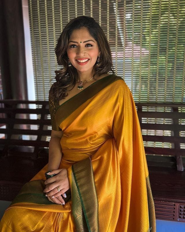 Dazzling Yellow Soft Silk Saree with Beautiful Blouse Piece