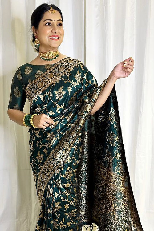 Load image into Gallery viewer, Pleasurable Dark Green Soft Banarasi Silk Saree With Improbable Blouse Piece
