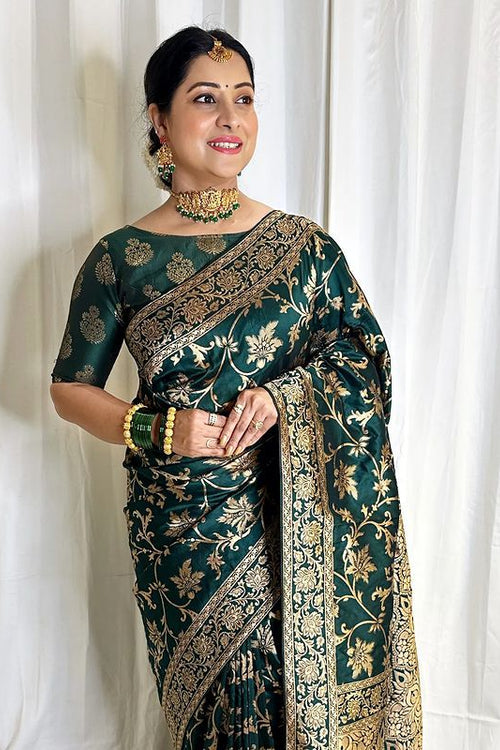 Load image into Gallery viewer, Pleasurable Dark Green Soft Banarasi Silk Saree With Improbable Blouse Piece
