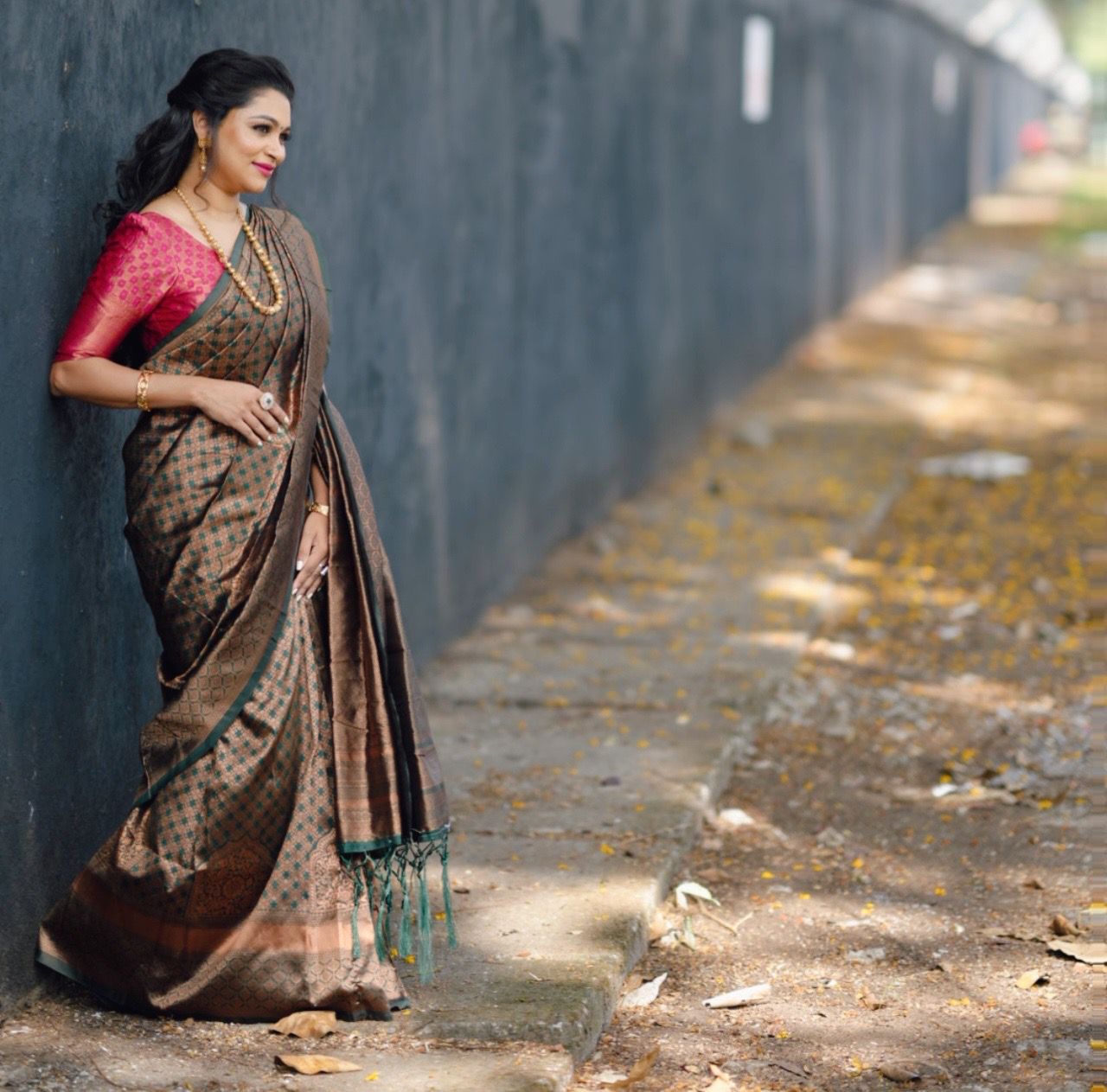 Exceptional Dark Green Soft Silk Saree With Jazzy Blouse Piece