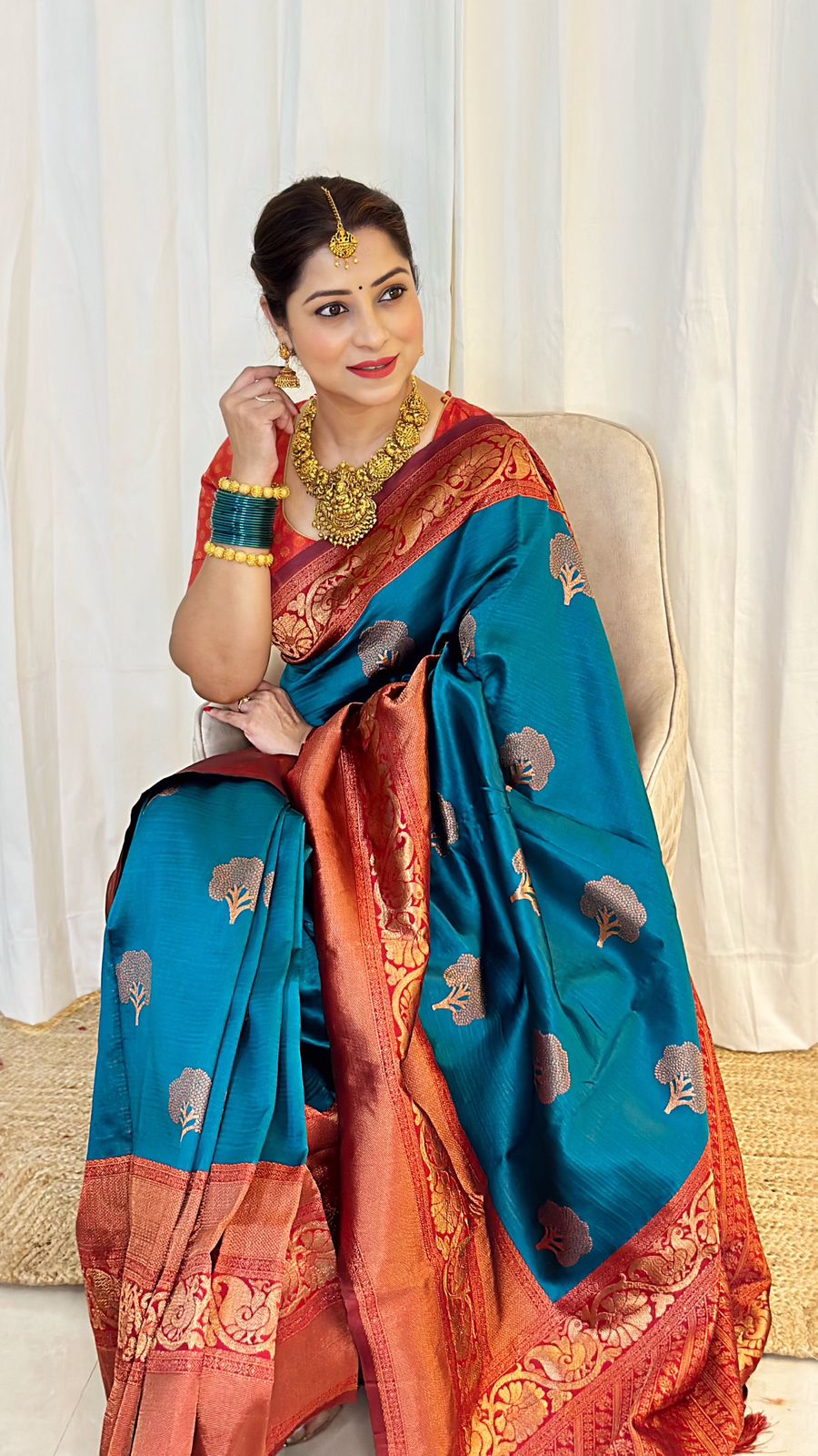 Prettiest Rama Soft Banarasi Silk Saree With Groovy Blouse Piece