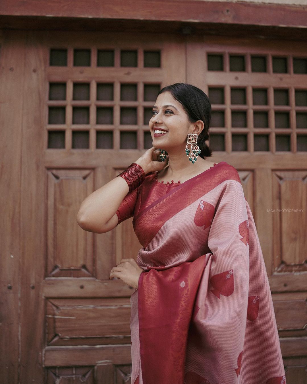 Magnetic Pink Soft Silk Saree With Snappy Blouse Piece