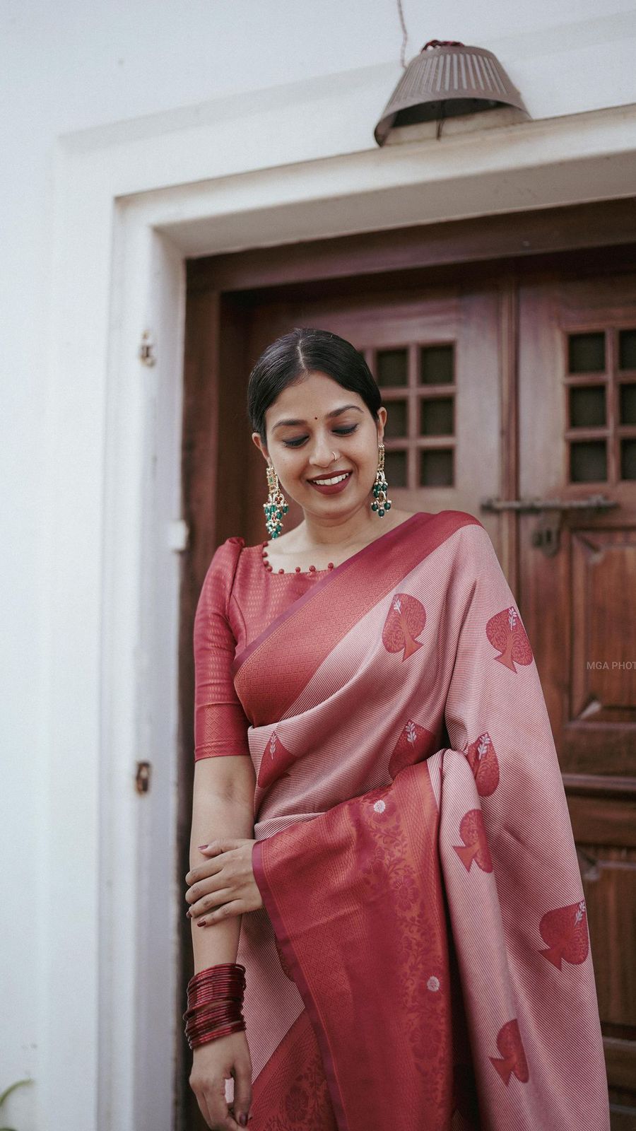 Magnetic Pink Soft Silk Saree With Snappy Blouse Piece