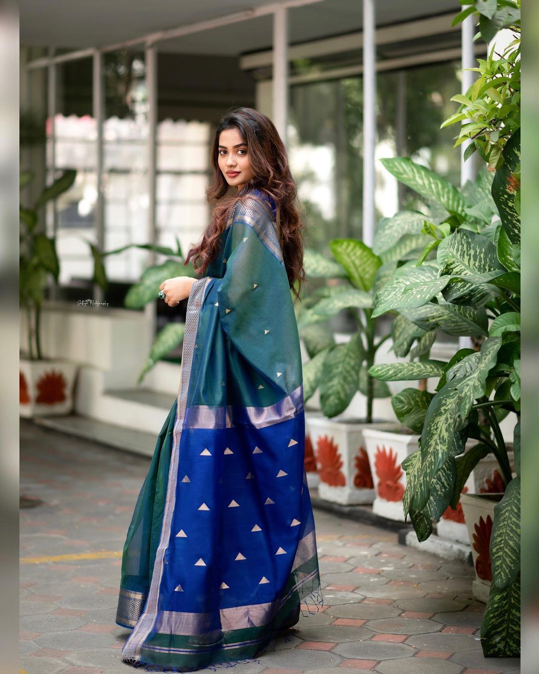 Outstanding Rama Soft Silk Saree With Impressive Blouse Piece