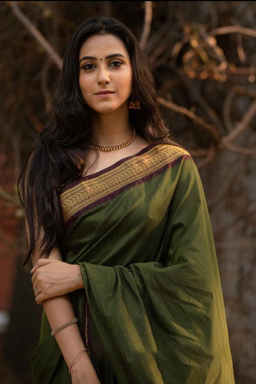 Load image into Gallery viewer, Adorning Green Soft Banarasi Silk Saree With Beauteous Blouse Piece
