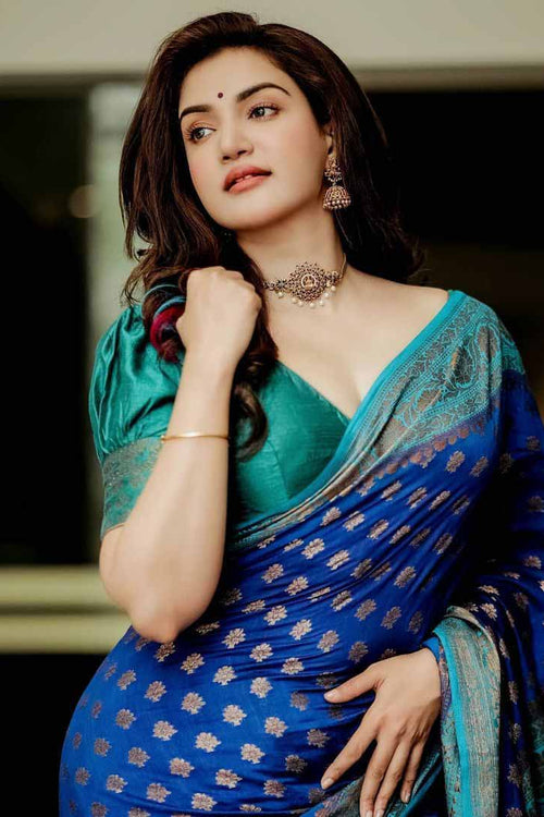 Load image into Gallery viewer, Impressive Blue Soft Banarasi Silk Saree With Beauteous Blouse Piece
