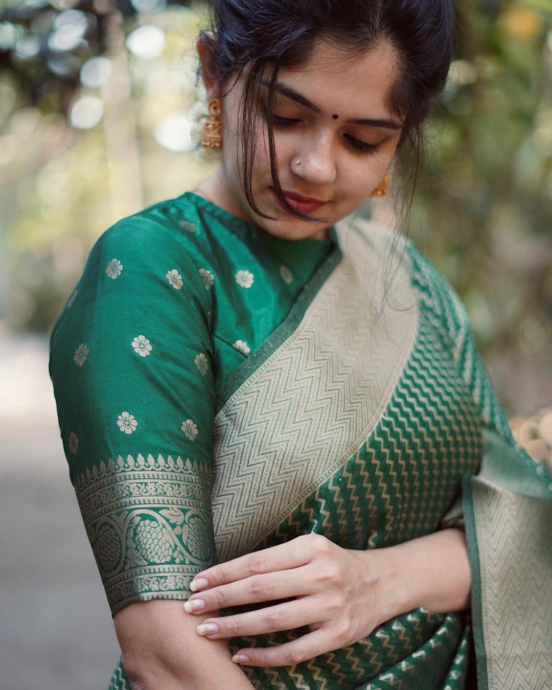 Desirable Green Soft Silk Saree With Angelic Blouse Piece