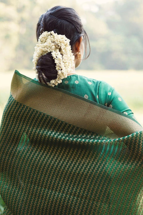 Load image into Gallery viewer, Desirable Green Soft Silk Saree With Angelic Blouse Piece
