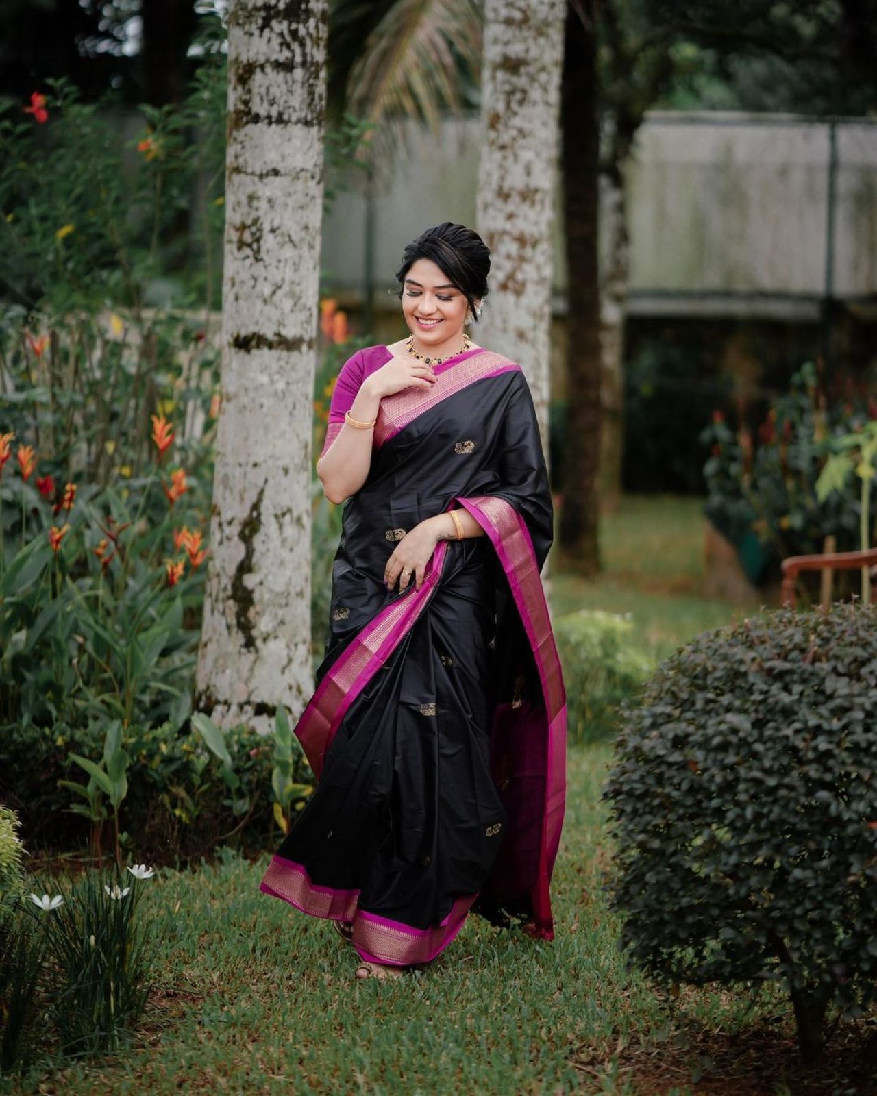 Beautiful Black Soft Banarasi Silk Saree With Girlish Blouse Piece