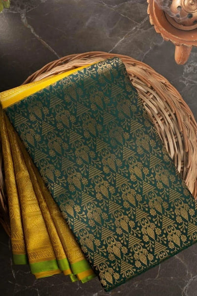 Exuberant Green Soft Banarasi Silk Saree With Luxuriant Blouse Piece