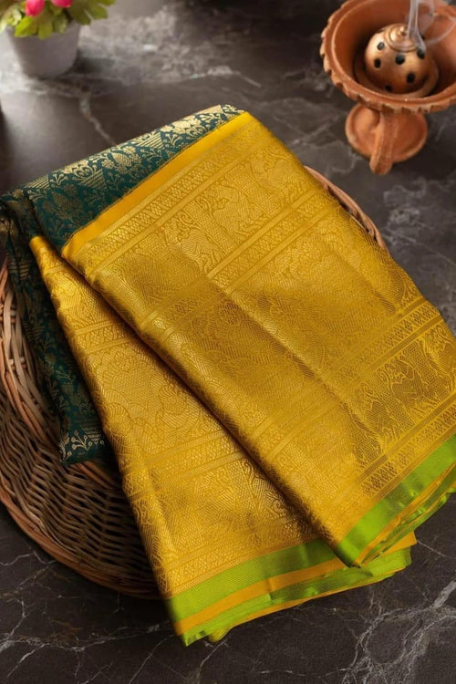 Load image into Gallery viewer, Exuberant Green Soft Banarasi Silk Saree With Luxuriant Blouse Piece
