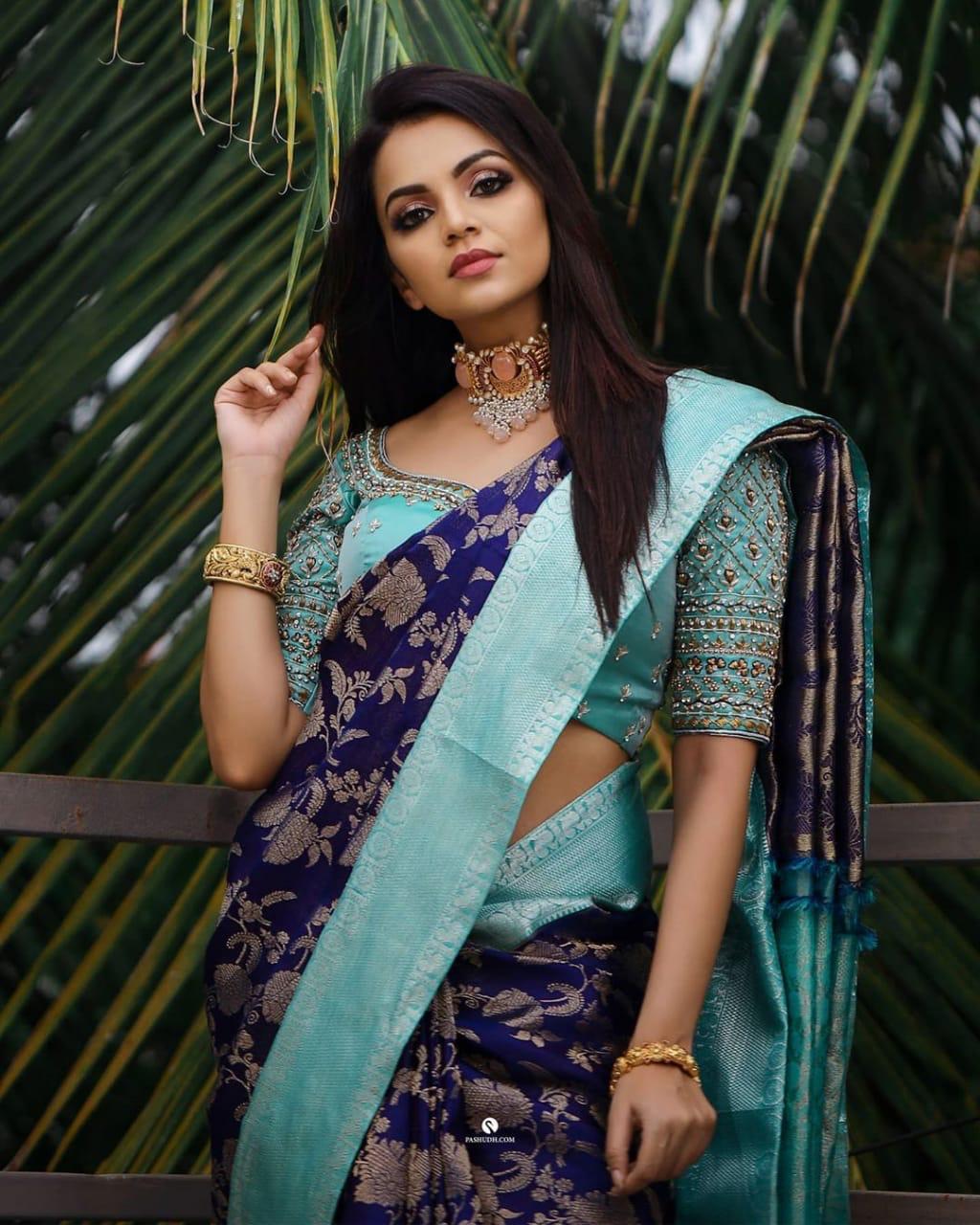 Blooming Blue Soft Silk Saree With Smart Blouse Piece