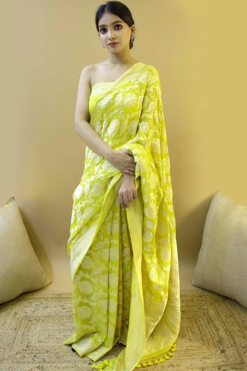 Load image into Gallery viewer, Fantabulous Yellow Soft Silk Saree With Tempting Blouse Piece
