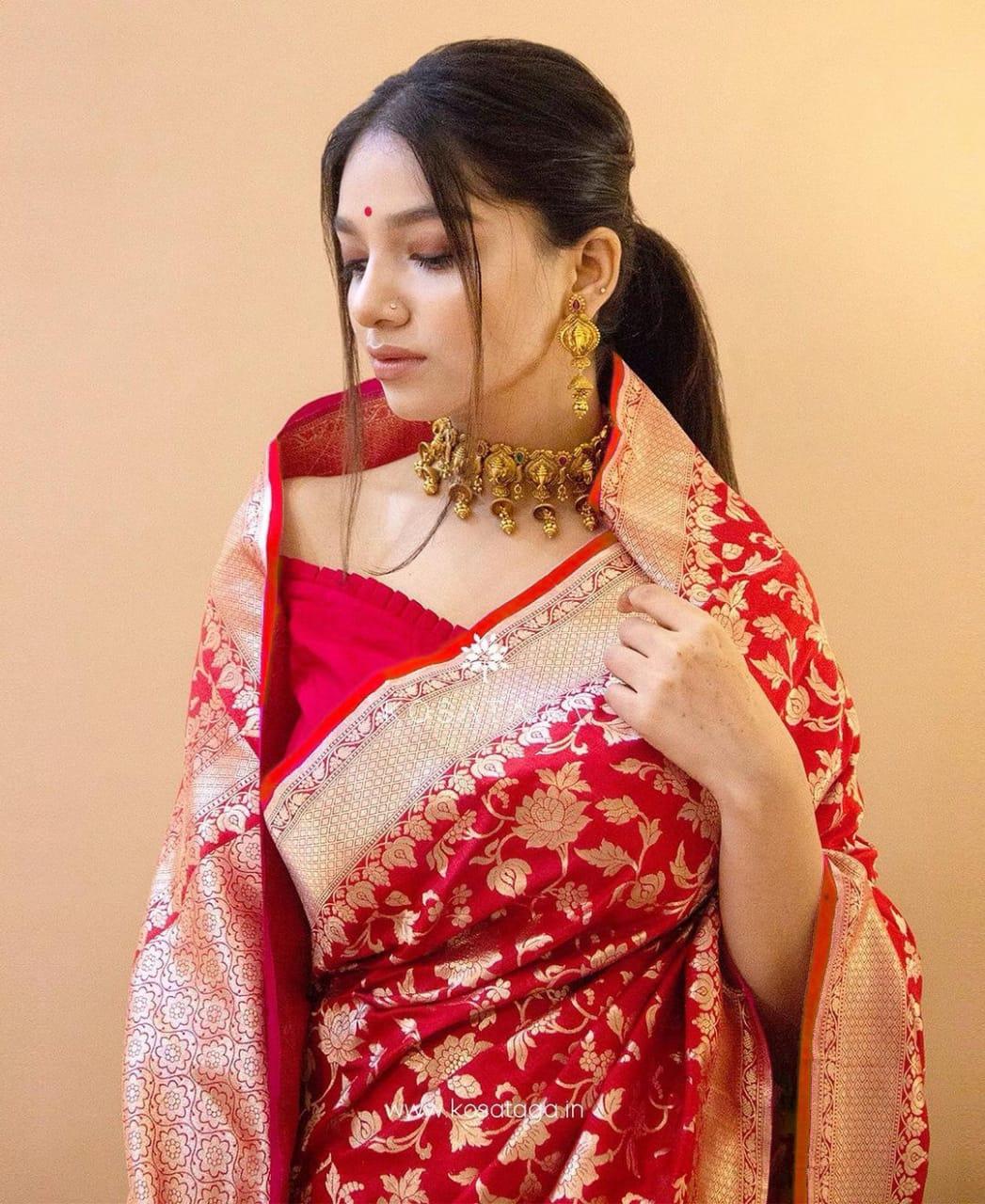 Designer Red Soft Banarasi Silk Saree With Impressive Blouse Piece