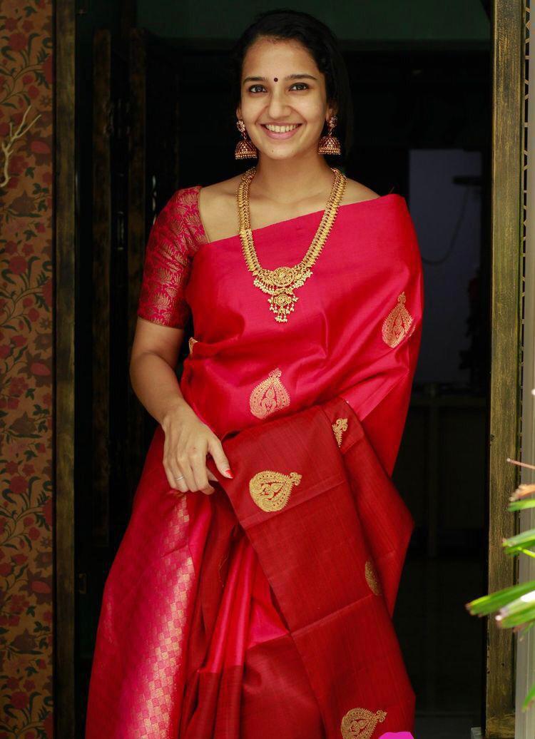 Desultory Red Soft Banarasi Silk Saree With Dalliance Blouse Piece