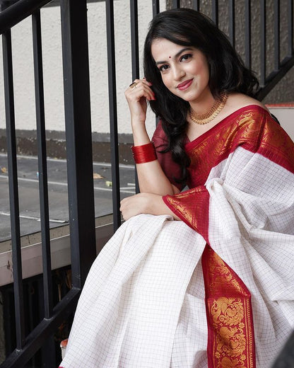 Designer Off White Soft Banarasi Silk Saree With Majesty Blouse Piece