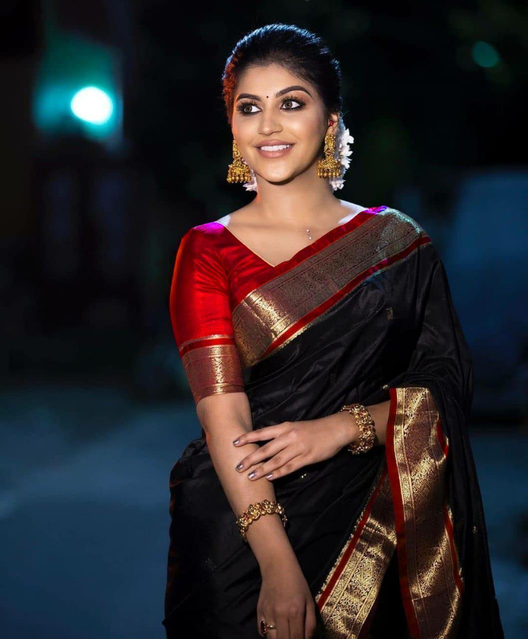 Urban Cultry Jazzy Black Pure Soft Silk Saree With Attractive Blouse Piece  Price in India - Buy Urban Cultry Jazzy Black Pure Soft Silk Saree With  Attractive Blouse Piece online at undefined