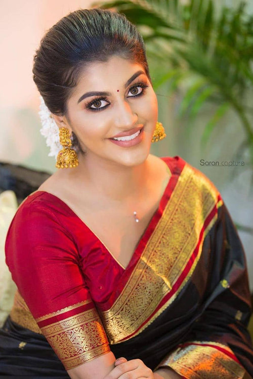 Load image into Gallery viewer, Outstanding Black Soft Banarasi Silk Saree With Lovely Blouse Piece

